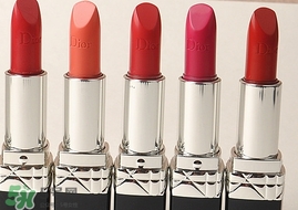 ���ɫ�ں��ʺ�ʲô����?���ɫ�ں��ʺ�ʲô��ɫ?